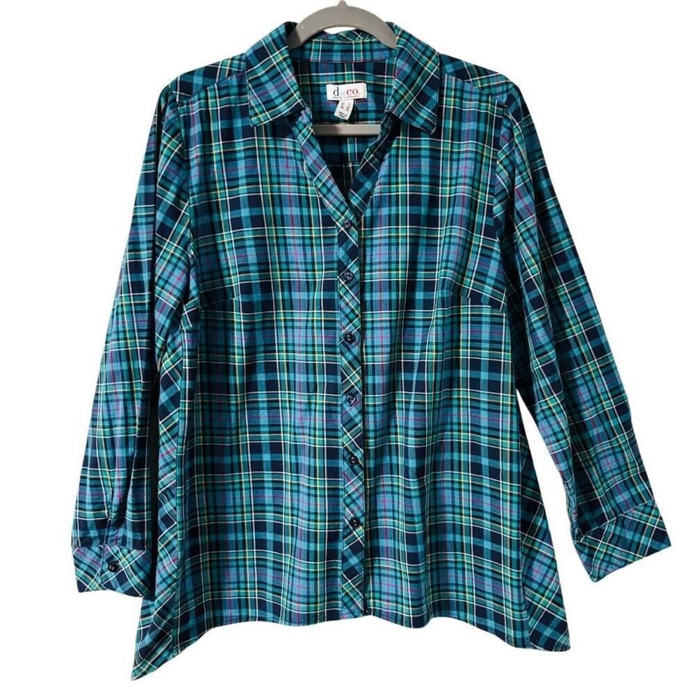 D & co. L aqua blue multi Plaid side tail gusset button front collar shirt
